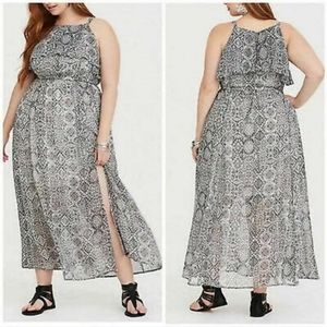 Torrid Black & White IKAT Chiffon Maxi Dre…